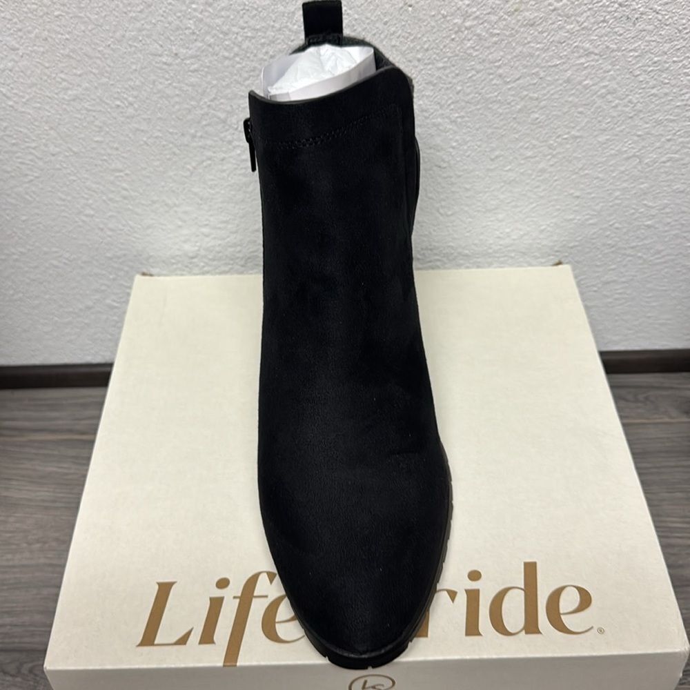 LifeStride Maggie Ankle Bootie (WIDE) - Picture 6 of 9
